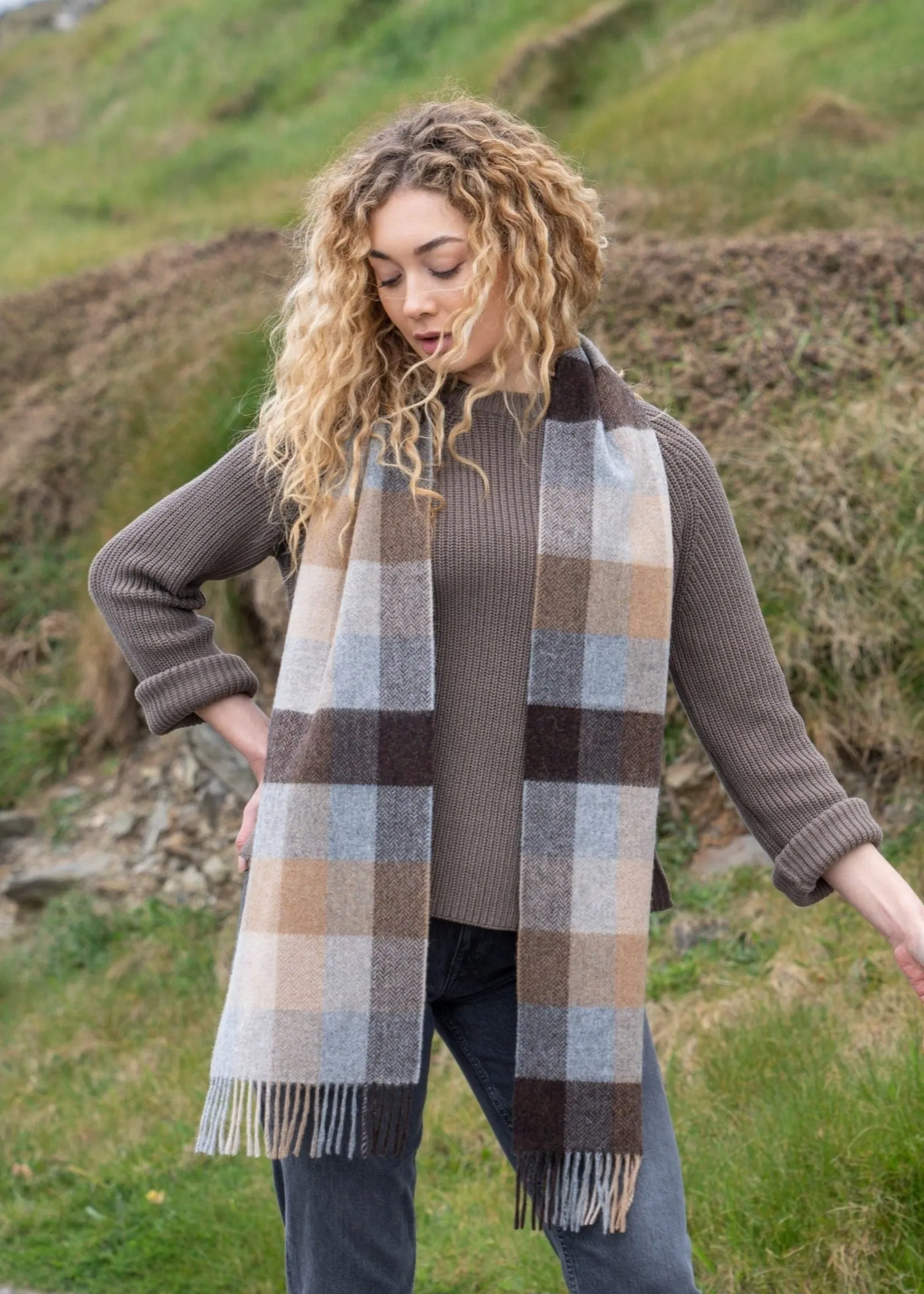 John Hanly Lambswool Scarf | Beige Brown