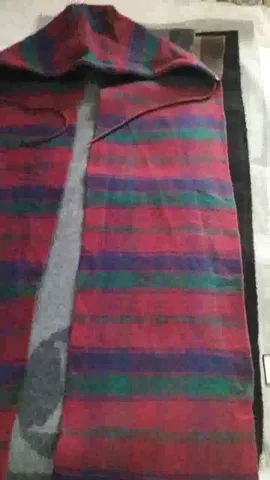 Limited stock of authentic scarves.    15 pieces Burberry. 2 Lv . 1balenciaga. 1 dior. 1gucci. Totall 20 pieces